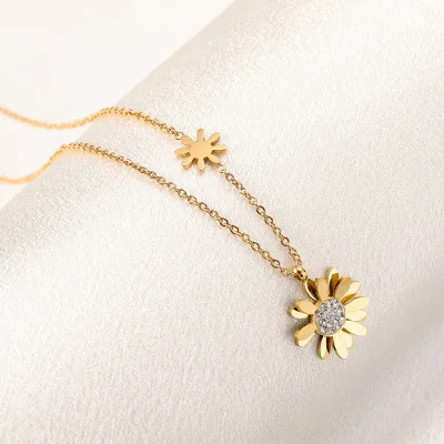 

New Arrival Dainty Women Jewelry Flower Daisy Necklace Simple Paved Crystal Butterfly Necklace