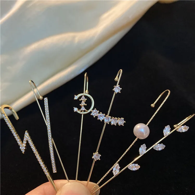 

Hypoallergenic S925 Silver Pins Diamond Moon Star Stud Earrings Personalized Mirco Paved Zirconia Moon Star Ear Cuff Earrings, Picture shows/custom color