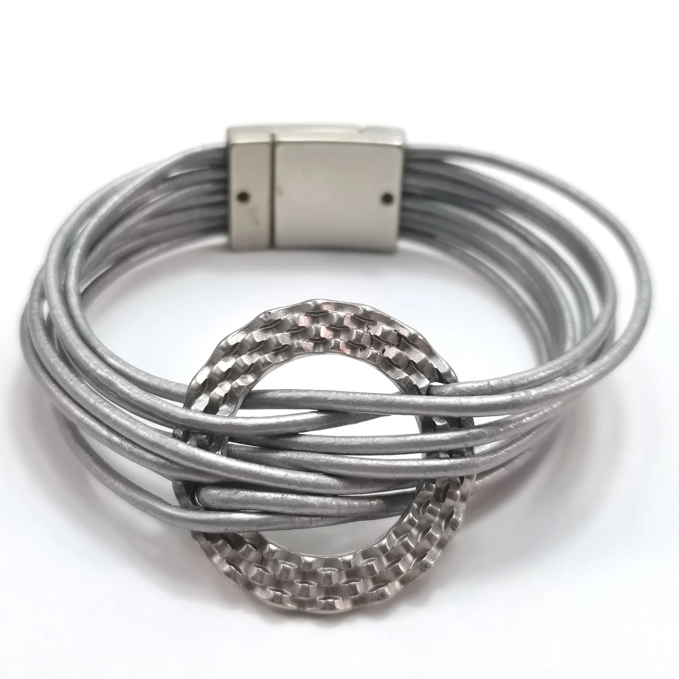 

High Quality Fashion Multi-Strand Jewelry Bracelets Grey Magnet Lock Bracelets For Women
