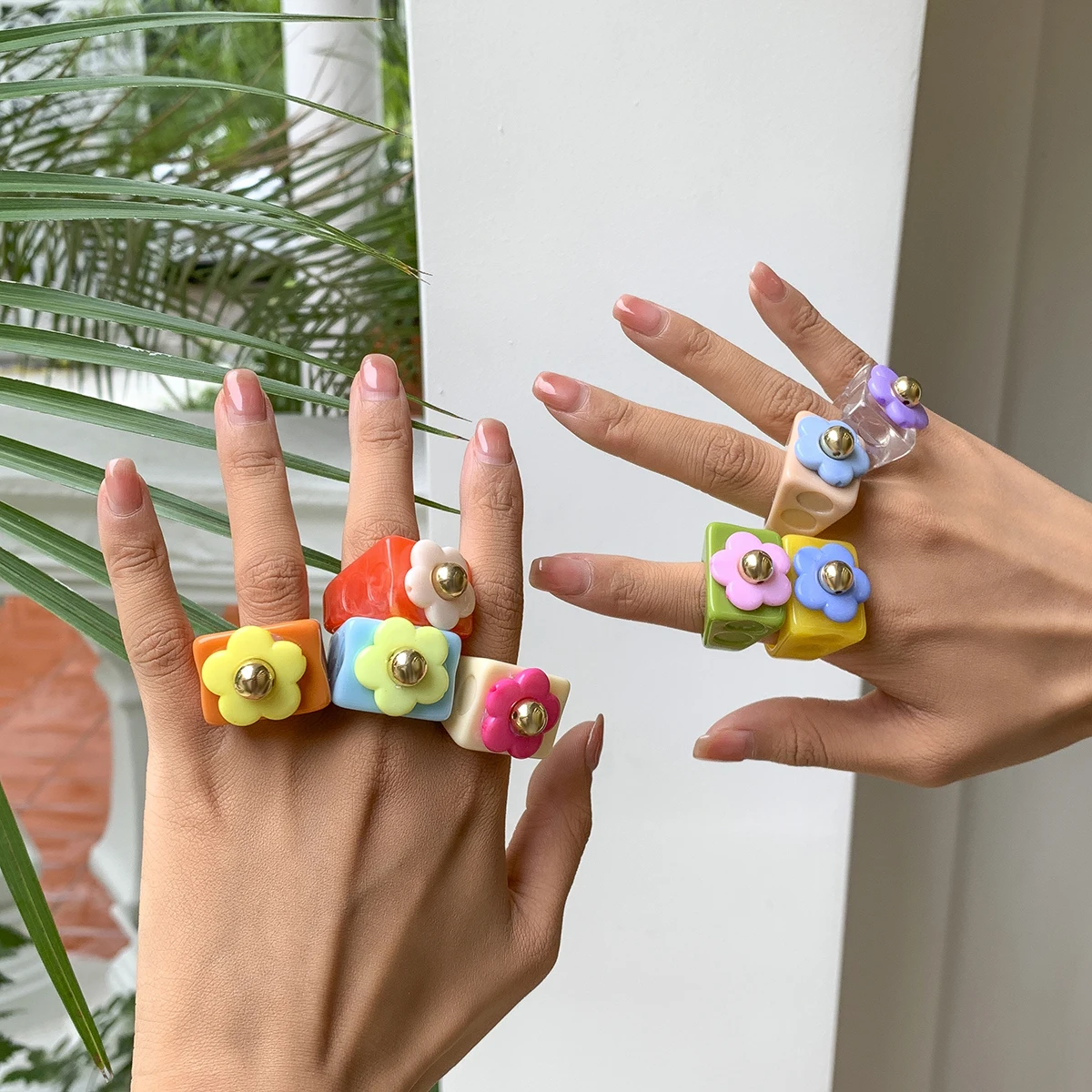 

SHIXIN New Fashion Candy Color Acrylic Resin Rings Wholesale Chunky Flower Rings Stacking Finger Rings Jewelry for Women