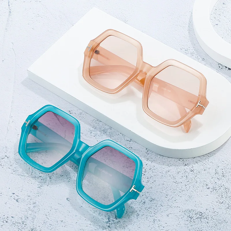 

LvCong Wholesale fashion T big personality uv400 shades pc women large oversized polygon sunglasses
