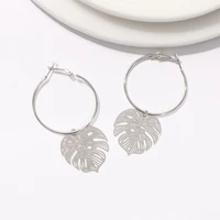 

2019 Hot Selling Personalized Hawaiian Leaf Design Silver Zinc Alloy Ring Hollow Leaf Drop Earrings