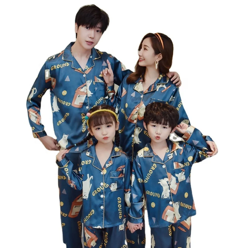 

Hot Sell Silk Soft Plaid Pajamas Wholesale Cartoon Print Family Matching Pajama Set Mommy Dad and Me, Picture color