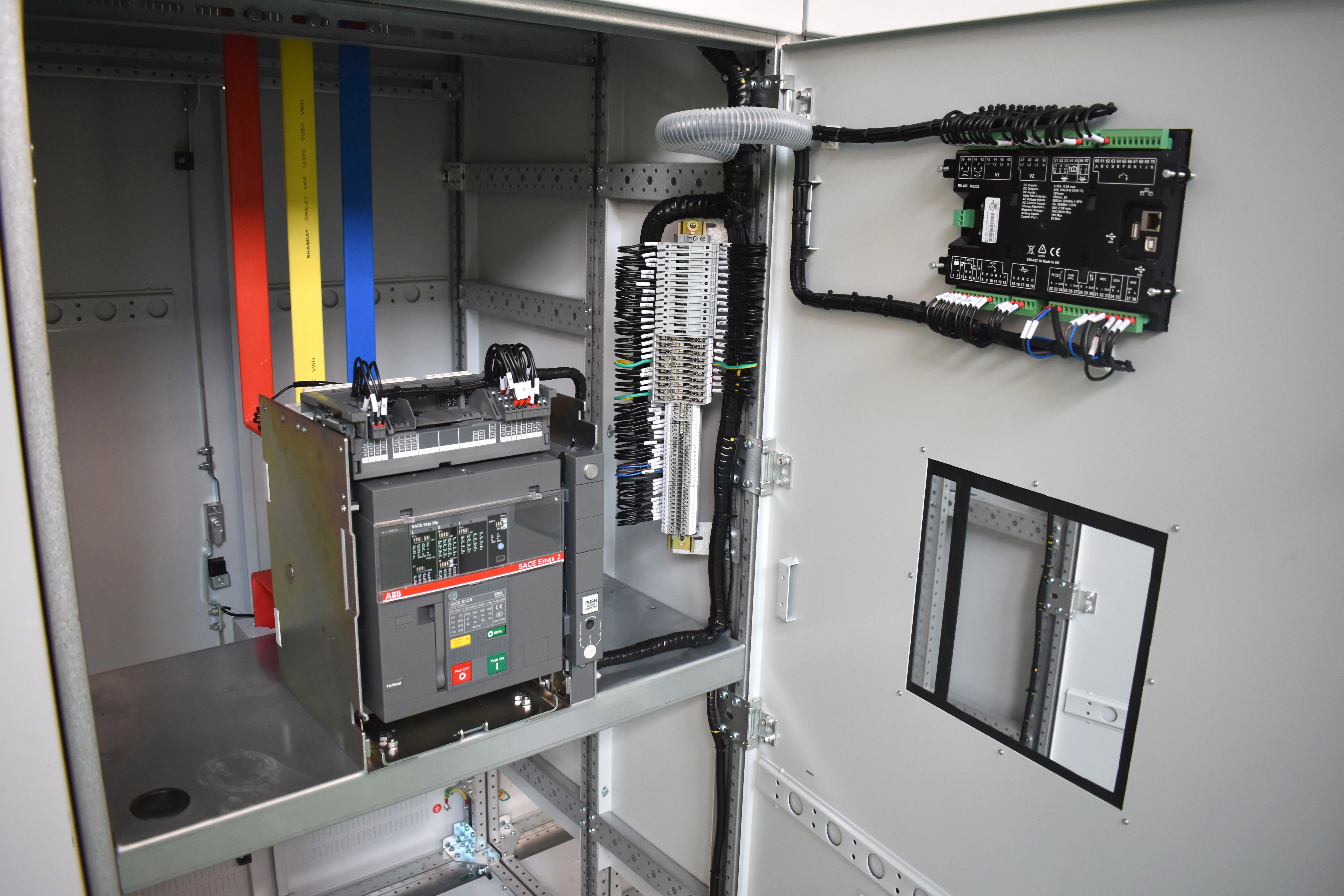 LV Low Voltage Electrical Panels - Main Circuit Breakers