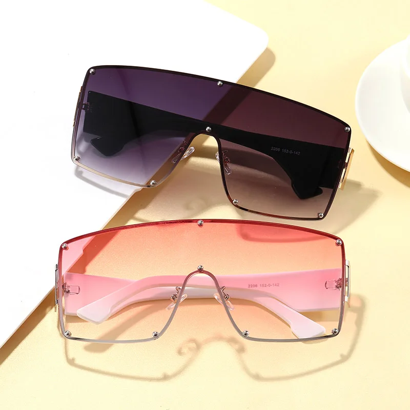 

Superhot Eyewear 30837 Fashion Mono Lens Sun glasses Oversize Shield Shades Sunglasses