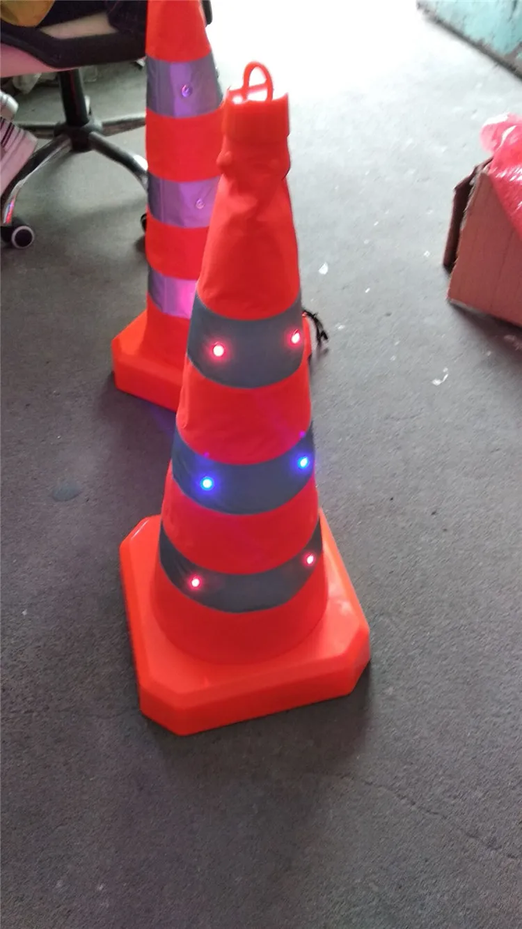 LED Flashing Warning Light Portable Foldable Expandable Safety Cone Retractable Road Cone Collapsible Traffic Cone