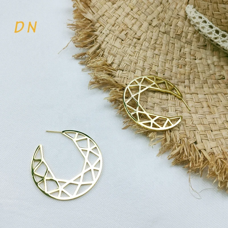 

Dina 2021 Fashion Trendy Earring Jewelry 18K Gold Mesh Hollow Hoop Earrings For Women Stainless Steel Stud Earrings Wholesale, Silver,gold