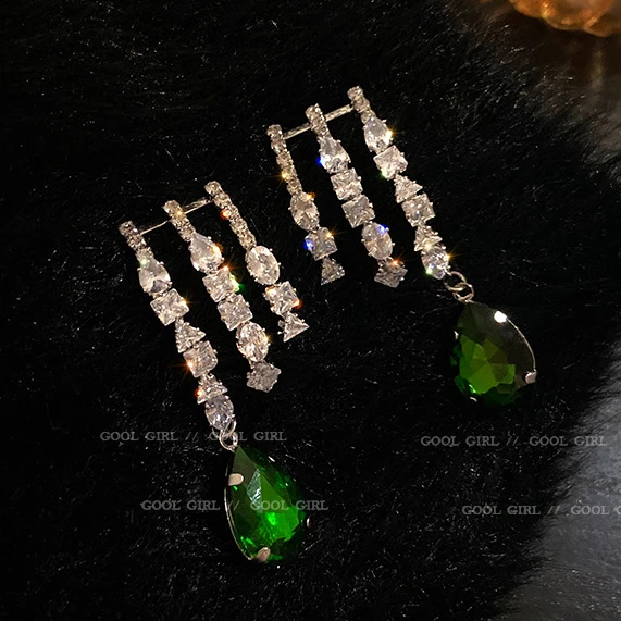 

2021 Barlaycs Korean Fashion S925 Needle Emerald Green Drop-shaped Vintage Rhinestone Diamond Earrings for Women Jewelry