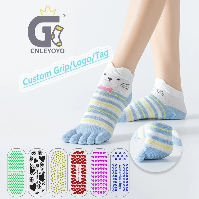 Cute Pink Cartoon Cat Pattern Custom Yoga Socks Anti Slip for Women Ankle High Fashion Girl Grippy Dance Pilates Socks Sticky