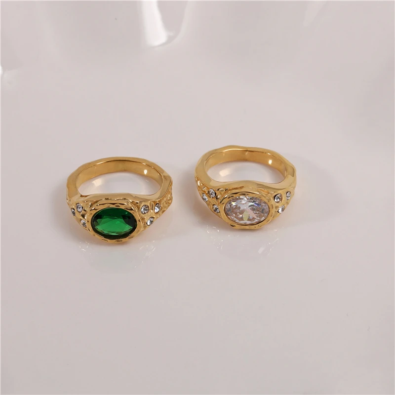 

High End 18K PVD Gold Plated Hammered Emerald Clear Stainless Steel Ring Women Rings Tarnish Free Waterproof Jewelry