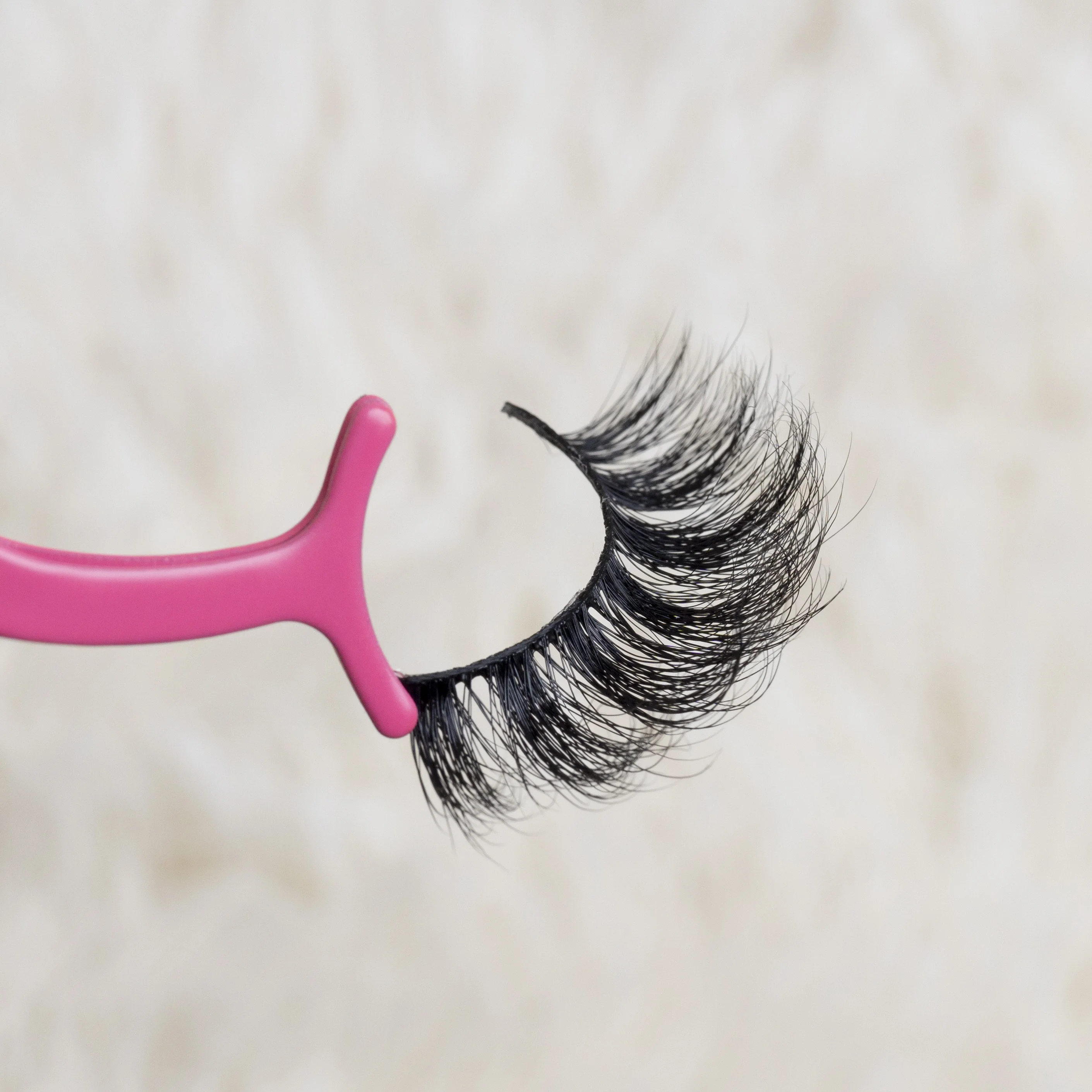 

Eco-friendly and natural 100% natural short bulk mink eyelashes vendors with logo