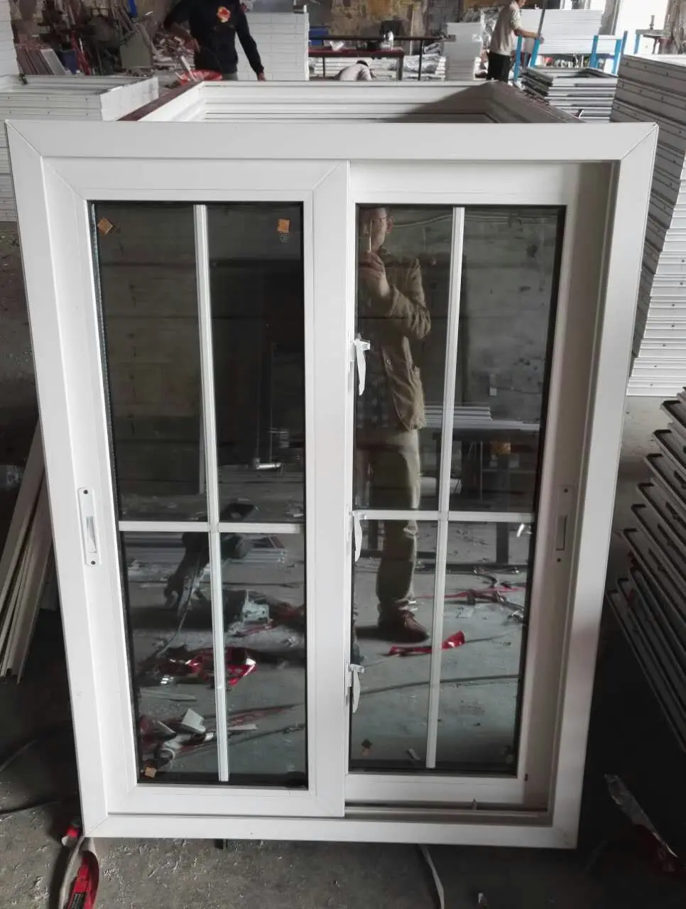 Cheap 2 Track aluminum sliding windows with grill design double glass for home