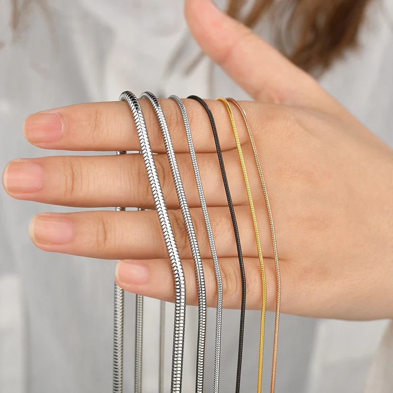 

2021 Hip-Hop 18K Gold Stainless Steel Keel Round Snake Chain Necklace 3Color Fashion Men And Women Jewelry Gift Wholesale, Picture shows