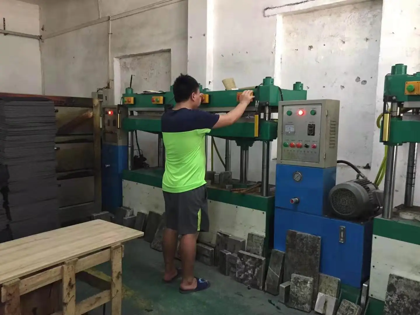 Factory Direct Hearing Aid Waterproof Plastic Case,Hearing Amplifier