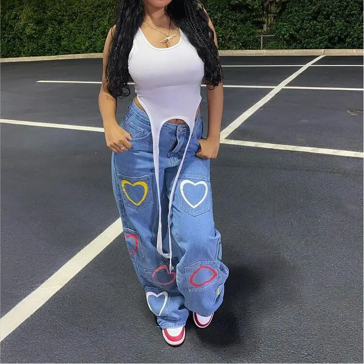 

J&H 2022 new design multi pockets cargo jeans with colorful heart print women high street fashion wide leg denim pants, 1 color as picture
