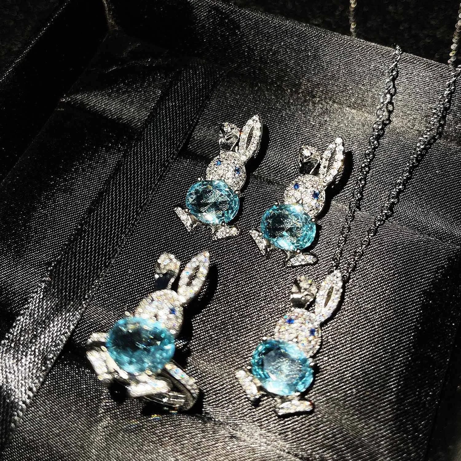 

Fashion Cute Rabbit Jewelry Set Luxury Blue Crystal Zircon Exquisite Cartoon Necklaces Earrings Rings For Women Birthday Gifts, Picture shows