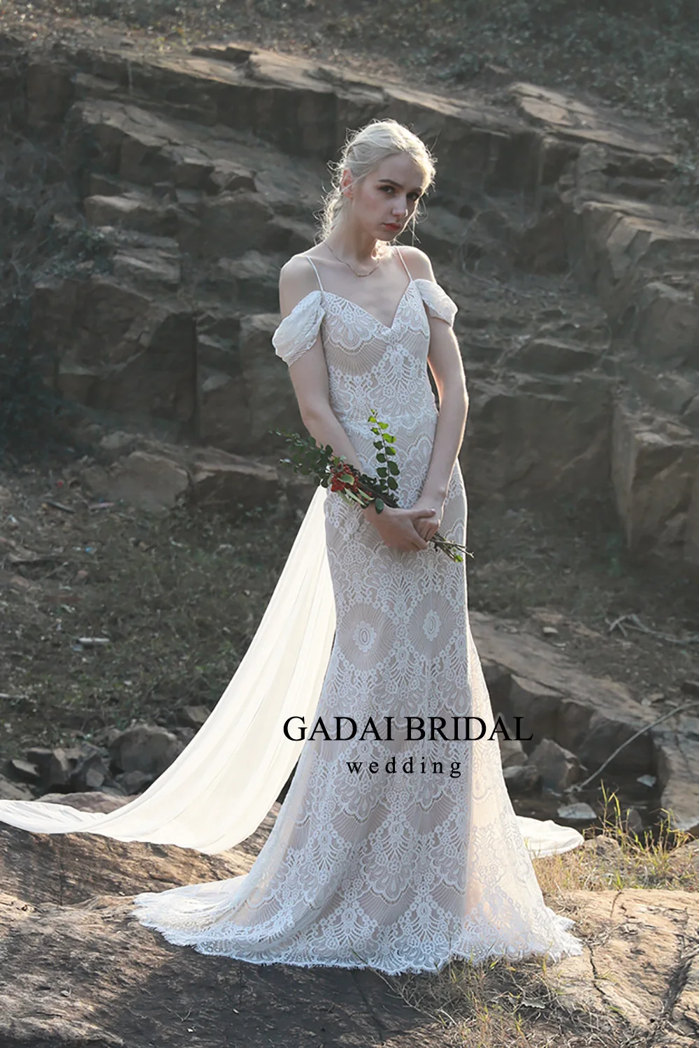 Mermaid wedding dress with off the shoulder straps Clearance