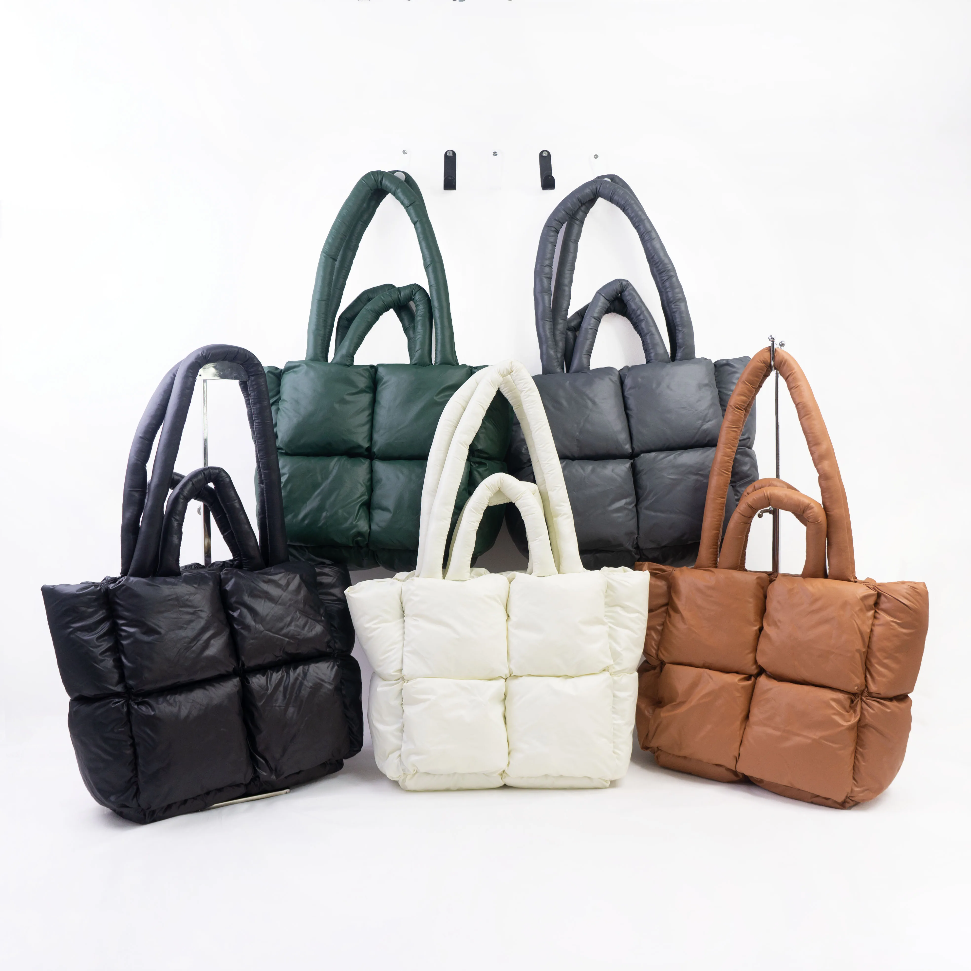

2022 HONOUR ME High Quality Puffer Shoulder Bag Custom Make Add LOGO Waterproof Tote Bag Puffer Women Handbags