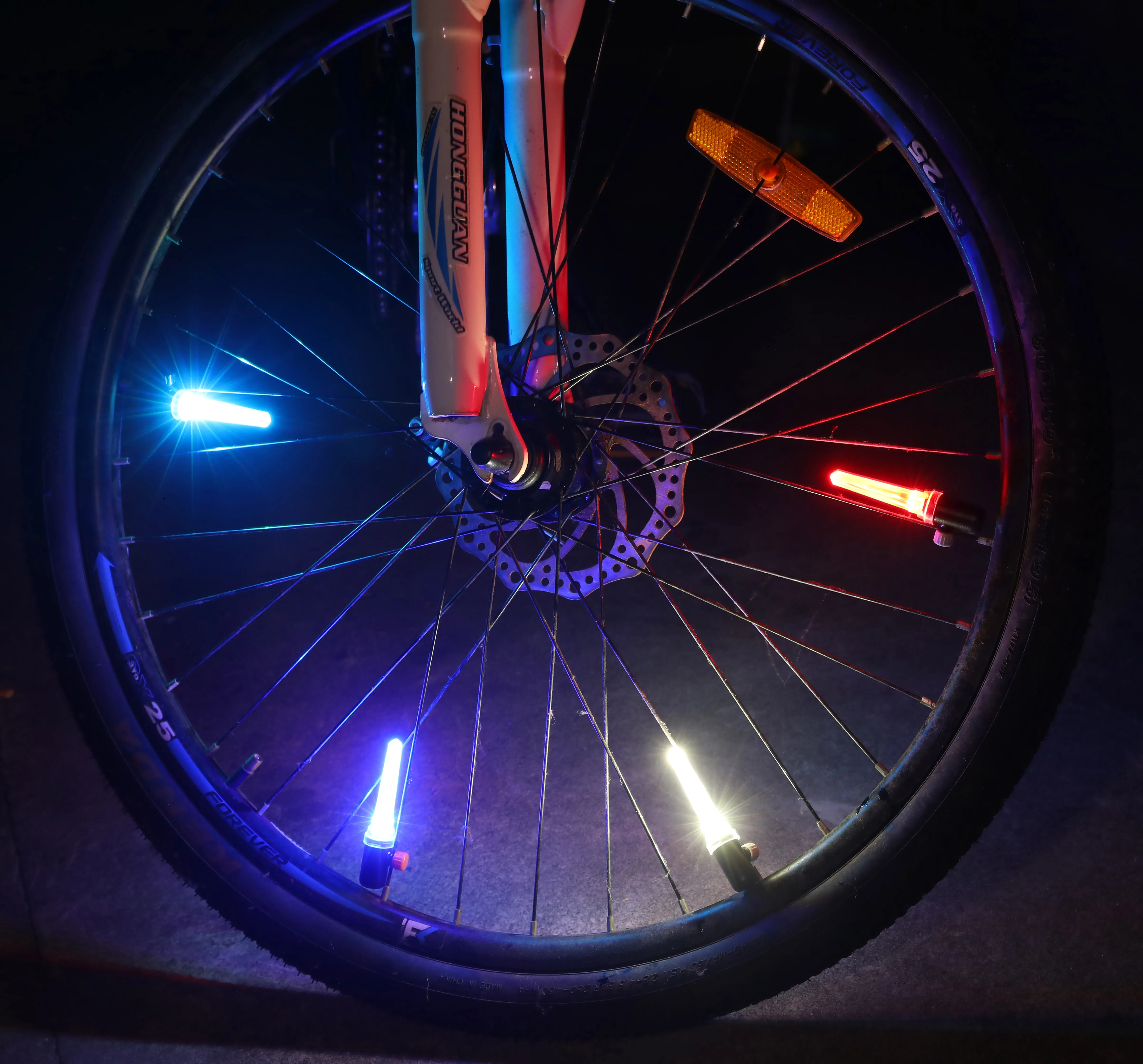 

IP55 Waterproof Fresnel Optical Lens Design RGB Color Changing Vibration Led Bicycle Spoke Light Bike Spoke Lamp Led Wheel Light, White, red, blue and rgb color