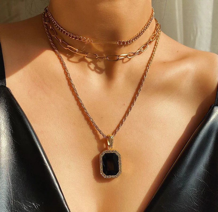 

Luxury Pendant Necklace Black Retro Necklace Zircon Necklace for Women