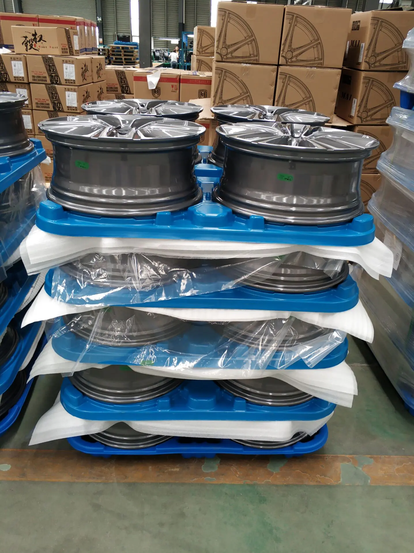 汽车及配件  汽车零部件  车轮,轮胎及配件  客车轮毂  包装与物流