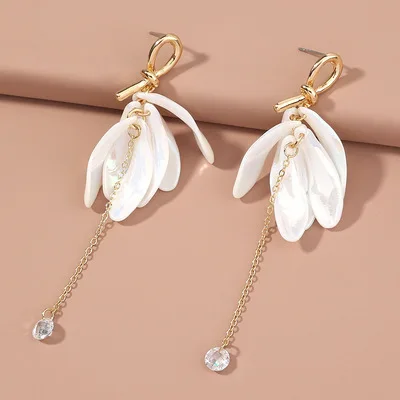 

Hot flower simple temperament long pearl tassel earrings designer earrings for ladies, Picture shows