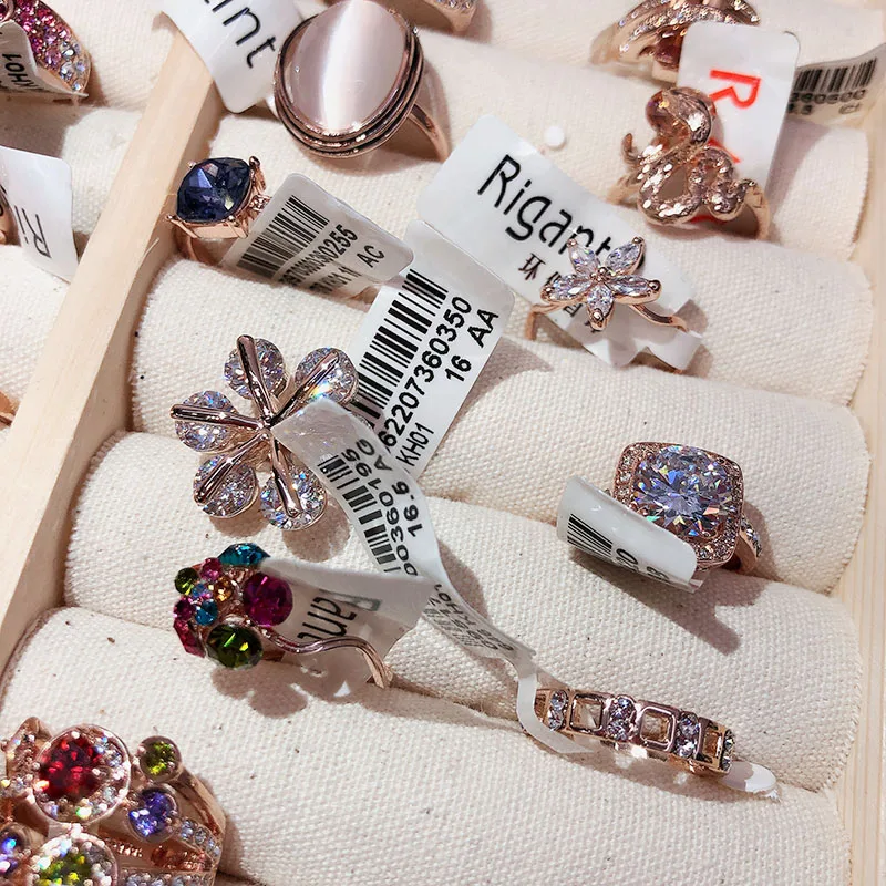 

European And American Style 18K Flower Pearl Diamond Ring Designs For WomDesigns For Women Fashion Temperament Dress Accessories