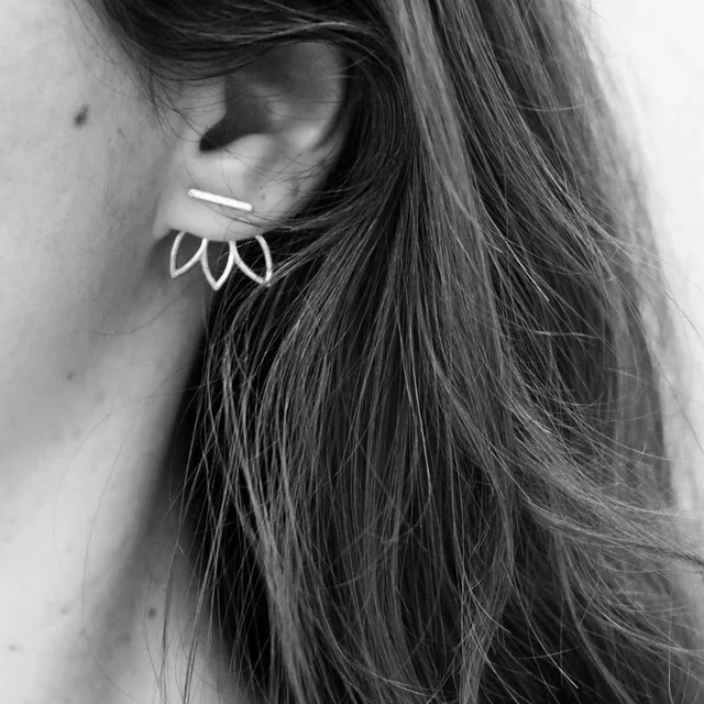 

Amazon Hot Sale Silver color lotus Earrings for Women Hollow Out Leaf Flower Stud Earring Simple Metal Ear Jewelry