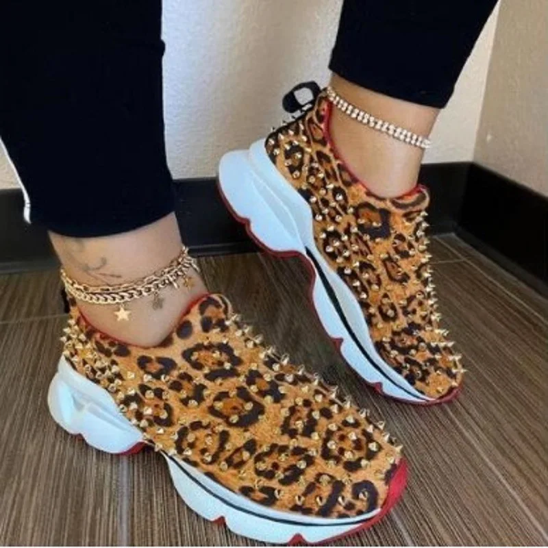 

CS041 Rivets and buckles womens designers sneakers 2021 fashionable streetwear sneakers women, Custom color or our colour stock