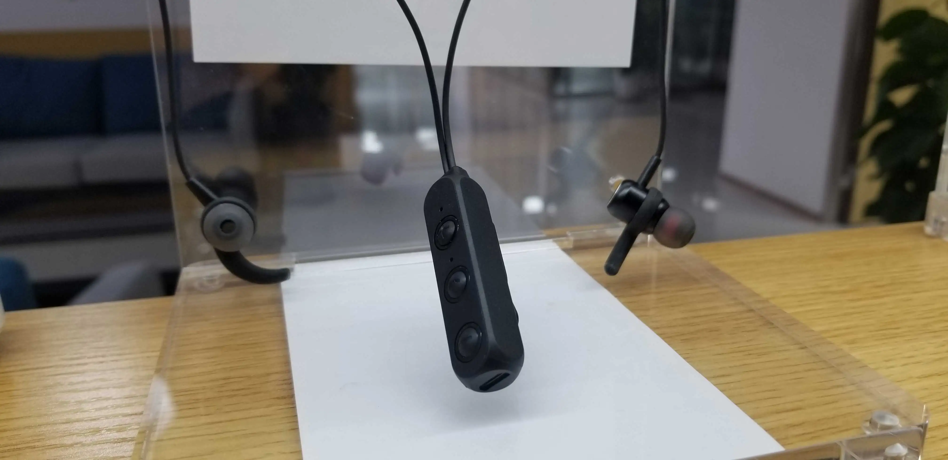 2019 trending amazon sport stereo magnetic neck band bluetooths earphone - ANKUX.COM