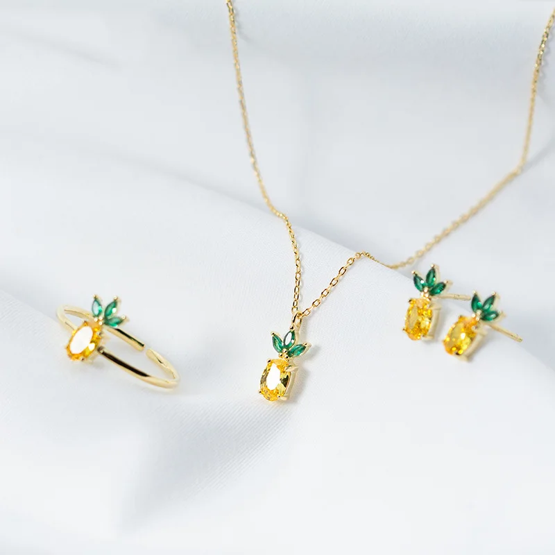 

Allergenic Pineapple Tarnish Free Jewelry Set 925 Sterling Silver Personality Yellow Green Zircon Pineapple Pendant Necklace