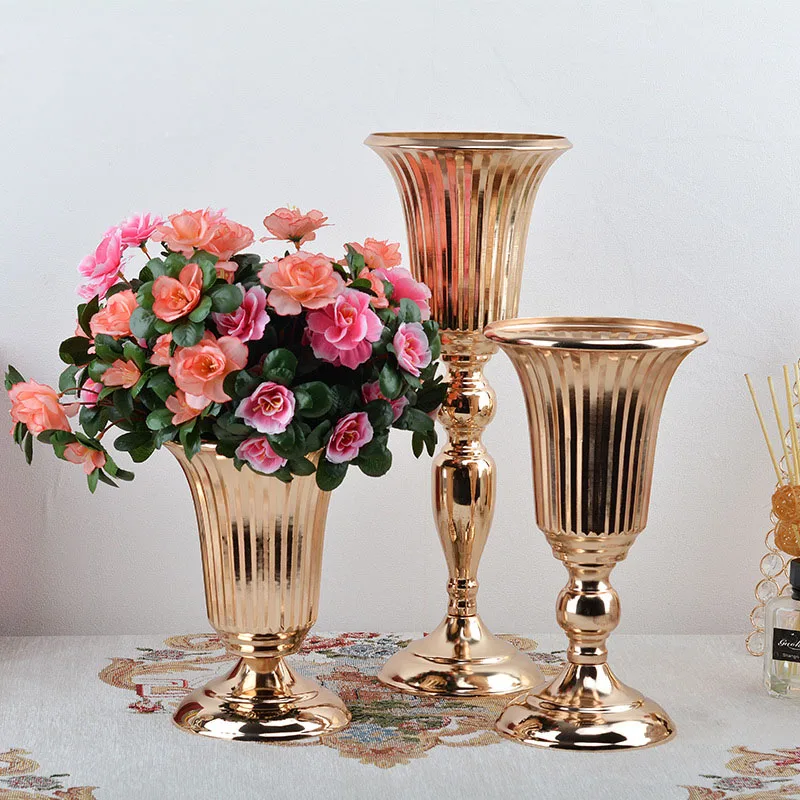 

Gold Metal flower trumpet vases for wedding center piece party Event decoration centerpieces flower stand wholesale