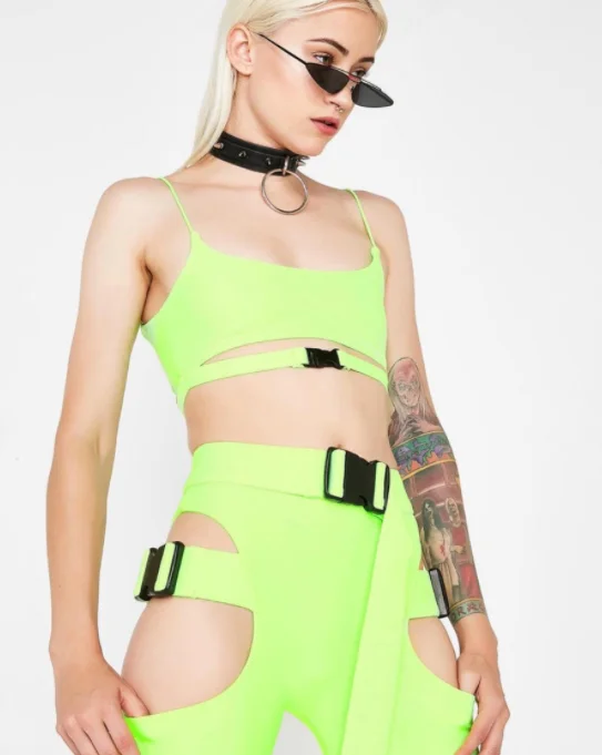 

Huanwei Top Selling Women Solid Color Fashion Schoolbag Buckle Casual Gym Fitness Suit New Sexy Hollow Shorts Yoga Set, As pictures