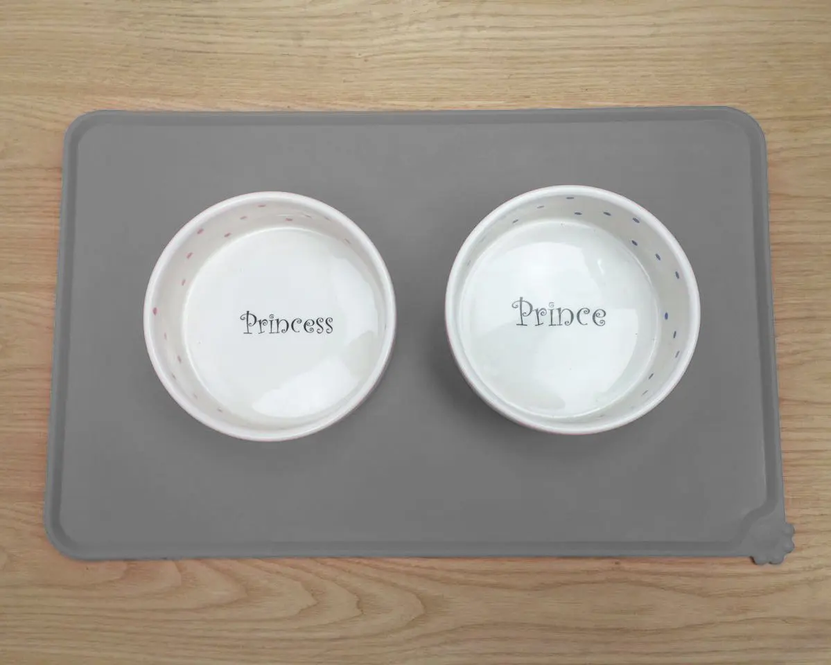 Silicone Dog Cat Bowl Mat.jpg