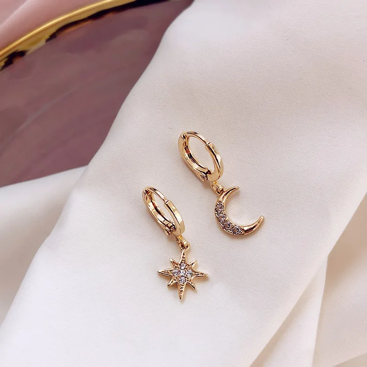 

2020 March Expo Gold Filled Cubic Zirconia CZ Asymmetric Moon Star Stud Earrings CZ Moon Star Clip on Huggie Earrings