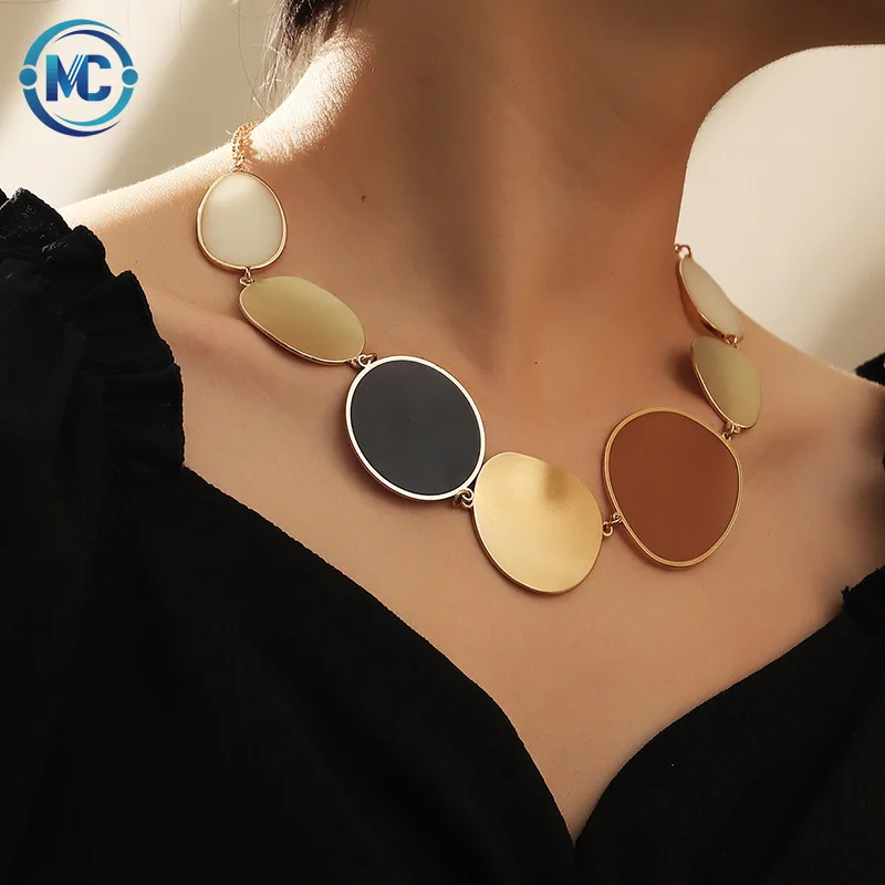 

2021 Fashion Temperament Irregular Lens Necklace Exaggerated Geometric Choker Necklace Jewelry For Women, As the picture