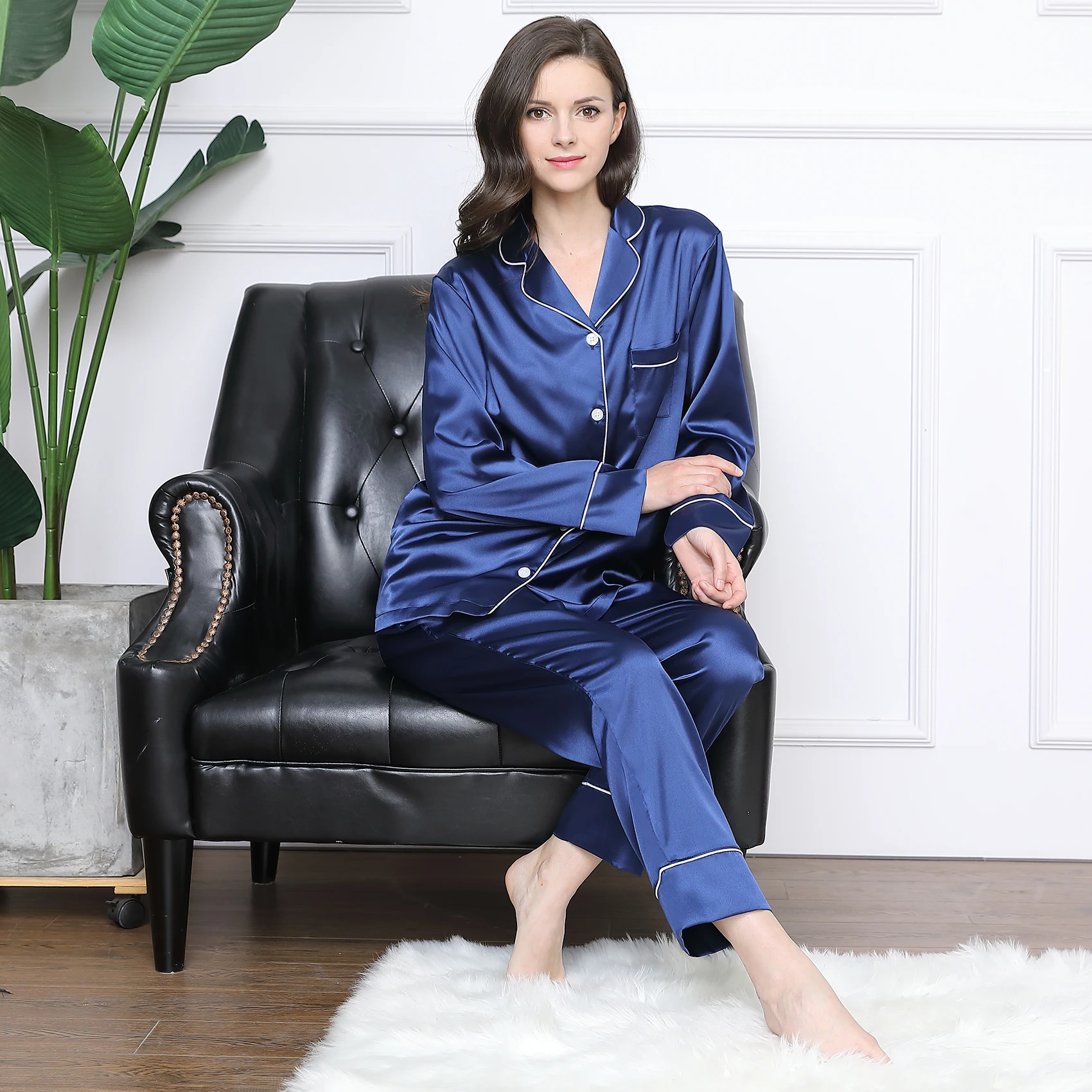 

Long Sleeve Women Pajamas Silky Satin Pyjamas Set Sleepwear In Stock