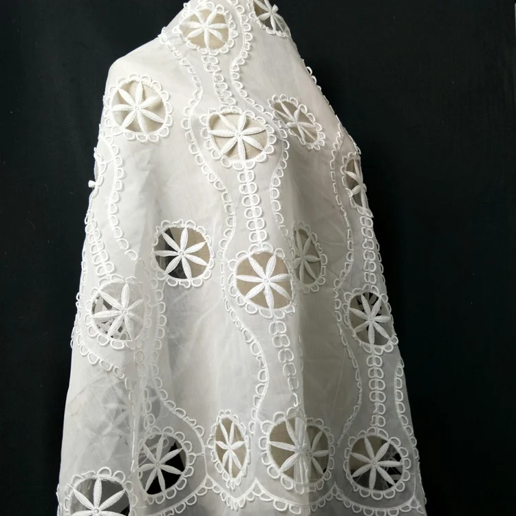 

2020 latest white color polyester embroidery fabric cotton eyelet fabric