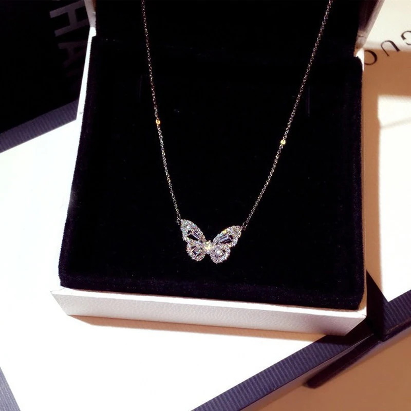 

New Jewelry Women Elegant Gold Silver Plating Clavicle Chain Gifts INS Hot Crystal Rhinestone Butterfly Necklace