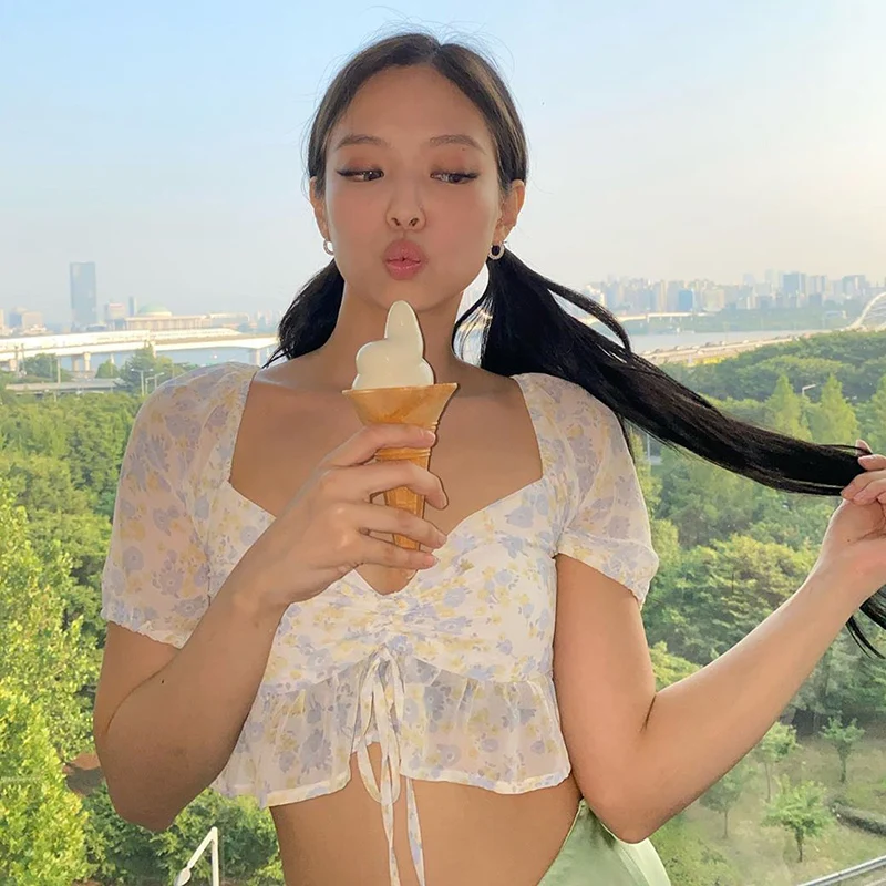

2021Spring summer Jennie sexy V-neck floral print short sleeve flouncy chiffon crop top women girl clothing crop top georgette