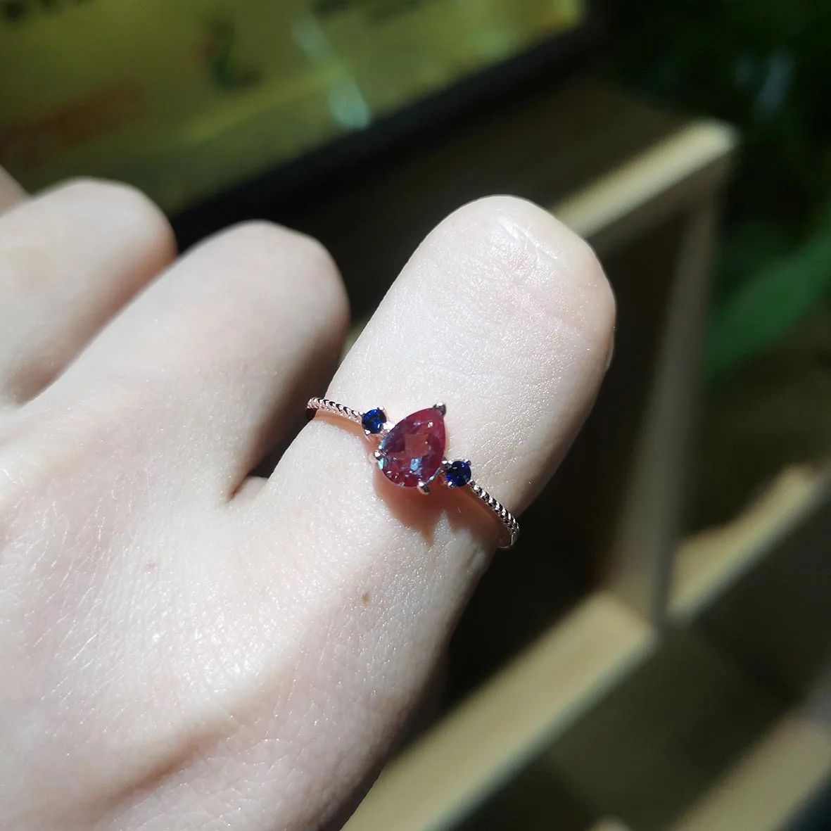 

Beautiful 925 Silver 5x7mm Color Change Stone Lab Grown Alexandrite Ring Engagement Wedding Ring For Women Gift