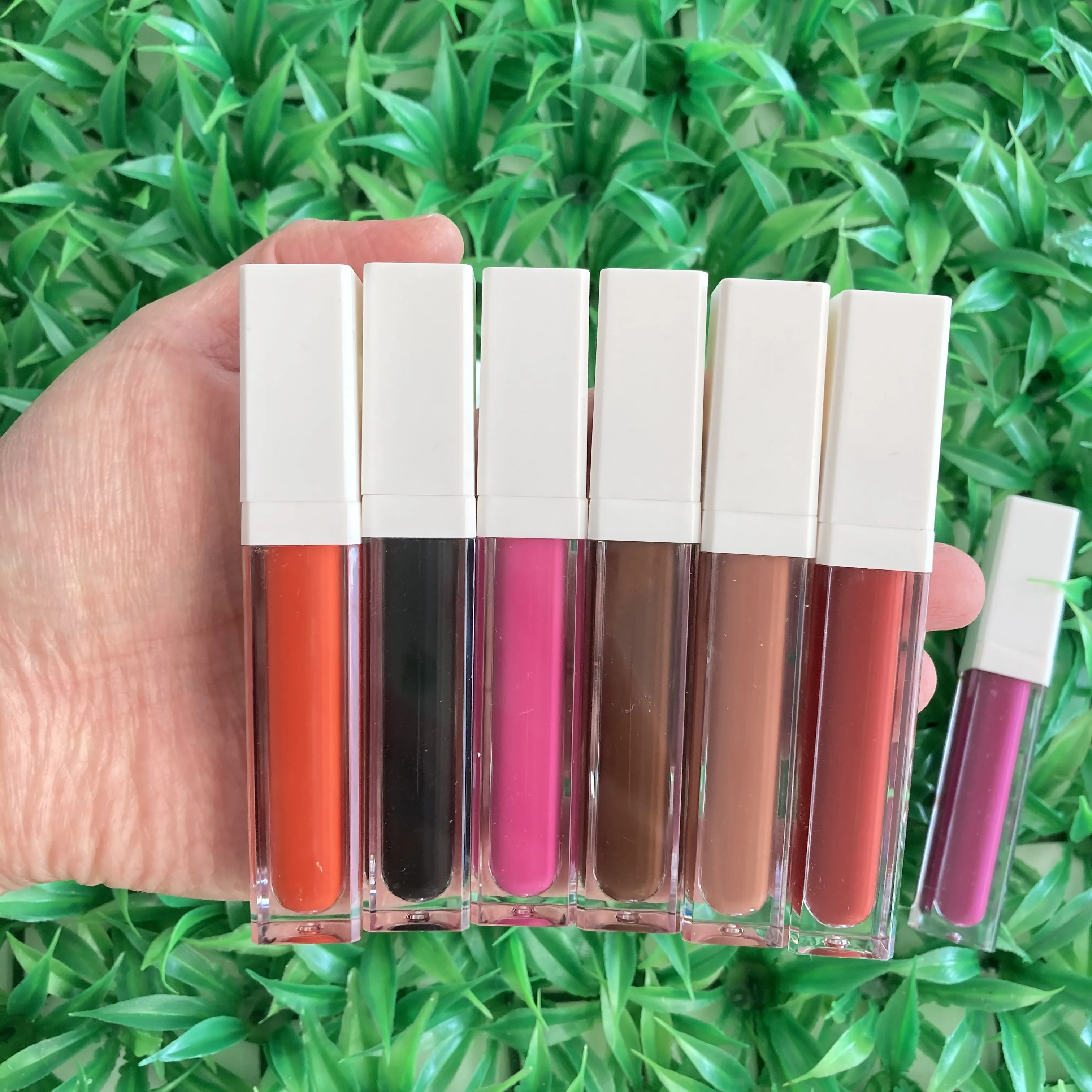 

Customized lip gloss 40 color glossy vegan lip gloss pink lip gloss tubes