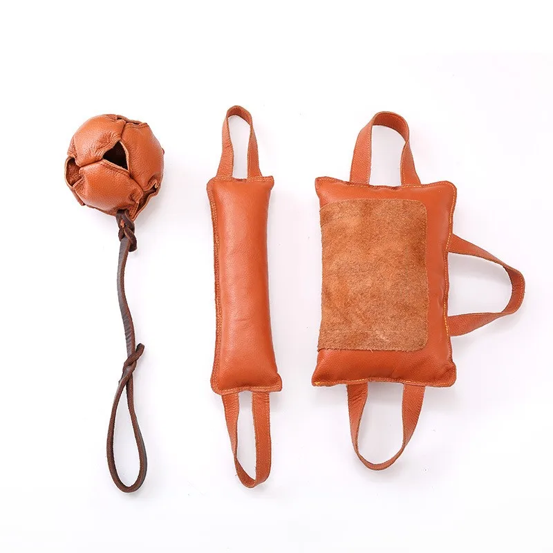 

Leather Dog Training Dog Soccer Ball Pet Bite Toy Bite Pillow