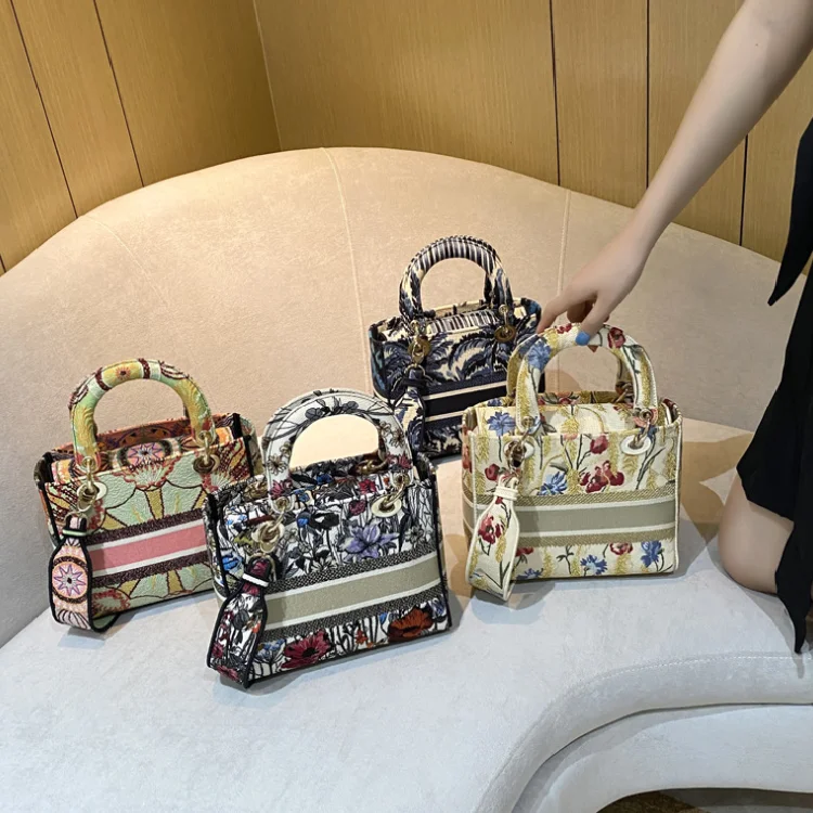 

Top Quality Real Logo Handbags for women luxury evening Designer hand bags custom logo 2022
