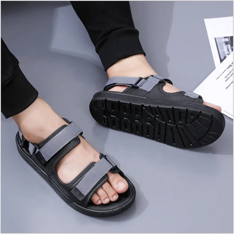

2022 summer new men's sandals outdoor fashion non slip sandals flat bottom comfortable casual shoes, Black,grey