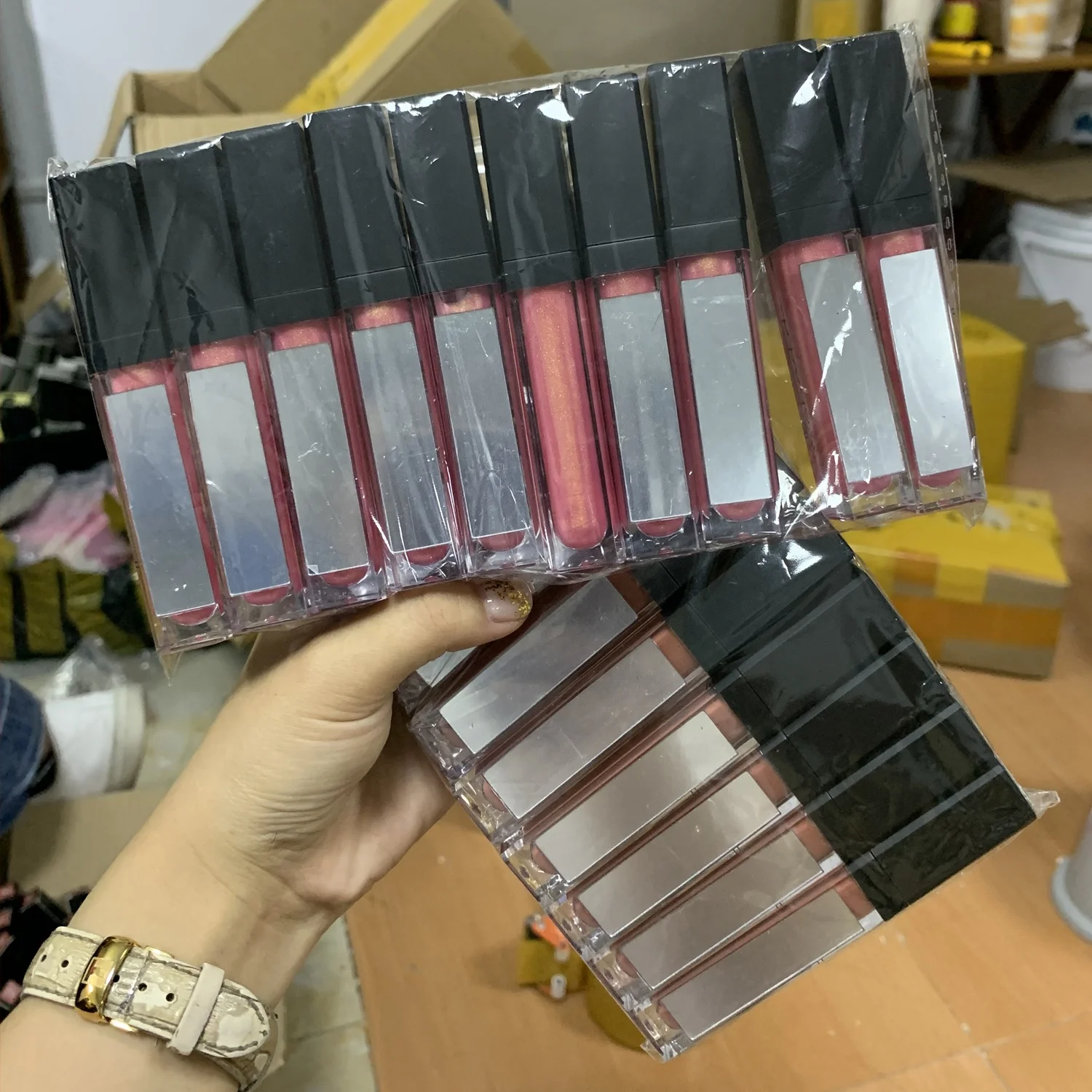 

No logo LED Light Glitter Lipgloss Wholesale Private Label OEM Your Brand Shiny Lip Gloss with mirror
