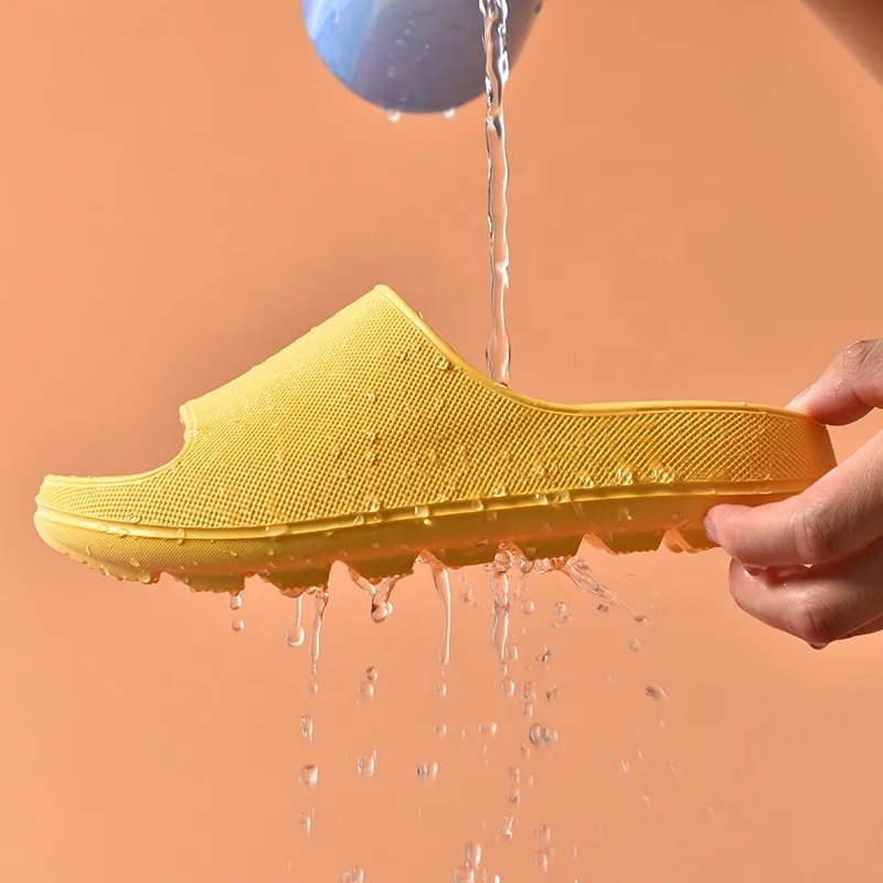 

New 2021 Women Indoor Slippers Thick Sole Cut-out Summer Shoes Woman Men Bathroom Slides Soft EVA Lovers Home Platform Slipper