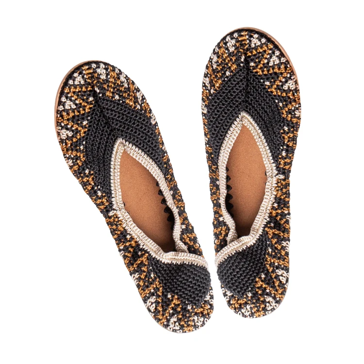 

Women Shoes Mesh Breathable On Casual Fly Woven Shoes, Customized color