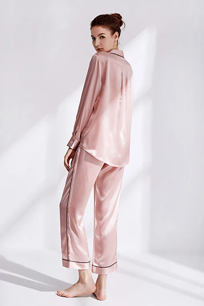 Breathable Womens Silky Pyjamas Sleepwear Ladies Silk Nightwear 70cm Length