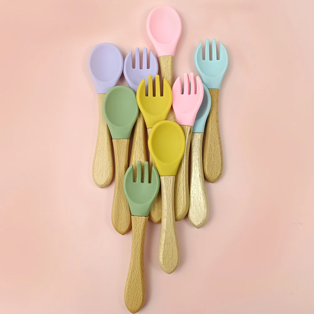 

Baby Led Weaning Spoon for First Stage Infant Silicone Baby Spoon And Fork With Wooden Handle Silicon Spoon Set Kitchen, Various colors for selection